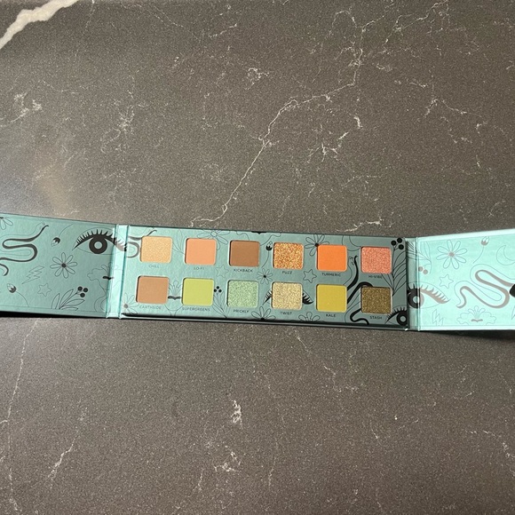 Urban Decay Other - Urban decay wild greens eyeshadow palette